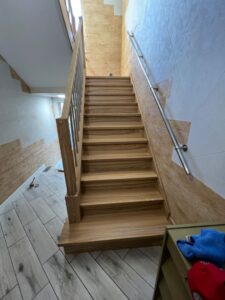 Oblozenie starych schodow z balustrada 14 20 tys brutto 768x1024