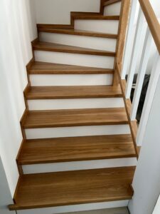 Schody Debowe Biala Podstopnica Cokolik Debowy 14 17 tys brutto 2 768x1024