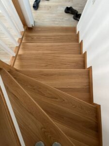 Schody Debowe Biala Podstopnica Cokolik Debowy 14 17 tys brutto 3 768x1024